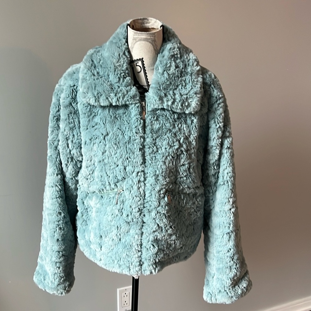 Vegan fur coat from noise super soft